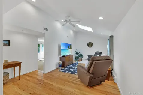 4 Foxey Lane Mahopac NY 10541