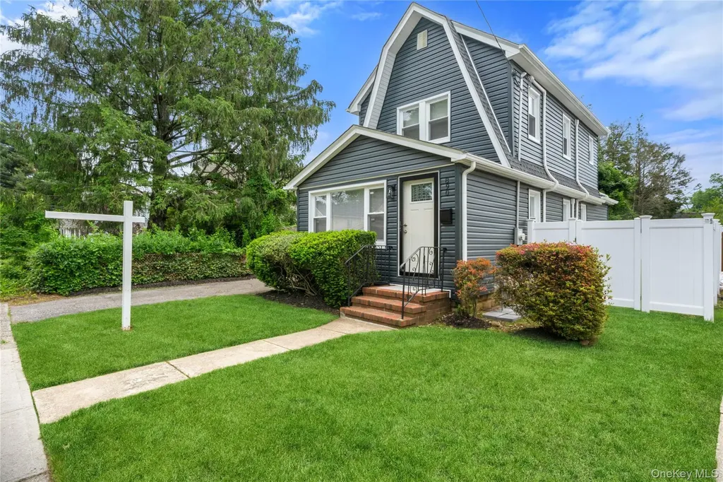 890 Kings Parkway North Baldwin NY 11510