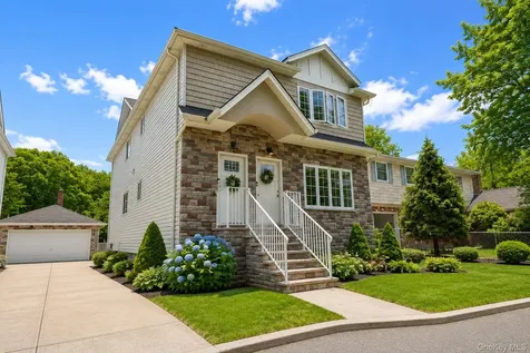 172 Mac Gregor Street Staten Island NY 10309