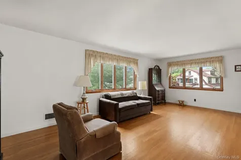 11 Dearborn Street New Rochelle NY 10801