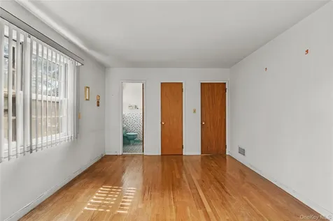 11 Dearborn Street New Rochelle NY 10801