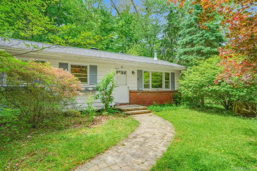 34 Julie Drive Hopewell Junction NY 12533