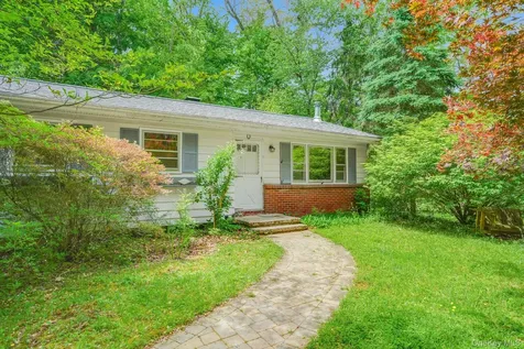 34 Julie Drive Hopewell Junction NY 12533