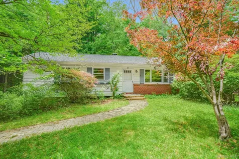 34 Julie Drive Hopewell Junction NY 12533