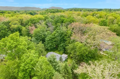 34 Julie Drive Hopewell Junction NY 12533