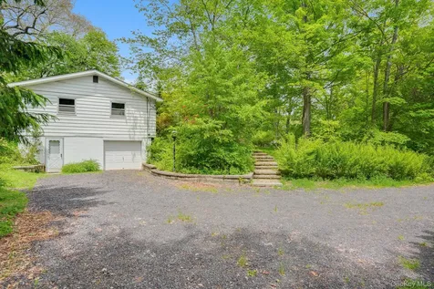 34 Julie Drive Hopewell Junction NY 12533