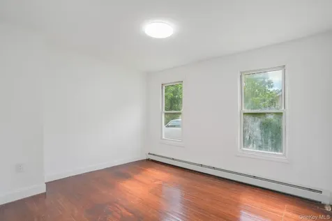 18 W Market Street Hyde Park NY 12538