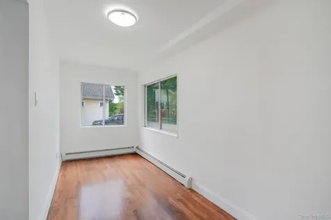18 W Market Street Hyde Park NY 12538