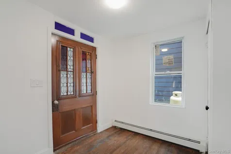 18 W Market Street Hyde Park NY 12538