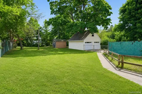 18 W Market Street Hyde Park NY 12538