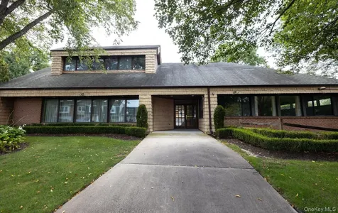 88 Hidden Ridge Drive Syosset NY 11791