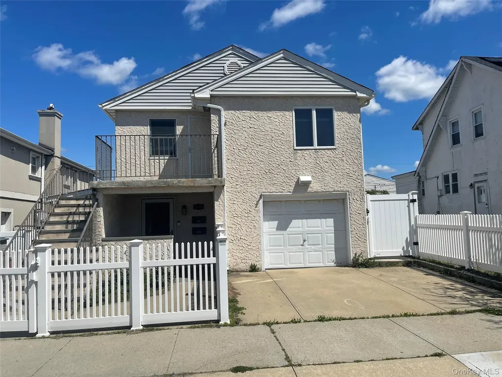 521 E Broadway Long Beach NY 11561