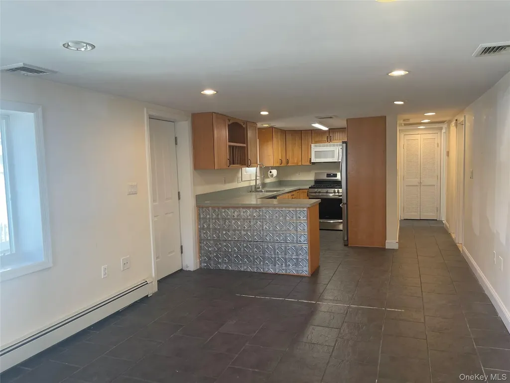 521 E Broadway Long Beach NY 11561