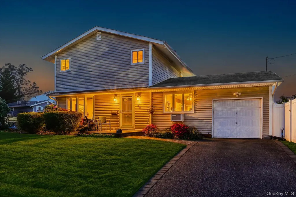 39 Pal Street Plainview NY 11803