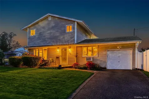 39 Pal Street Plainview NY 11803
