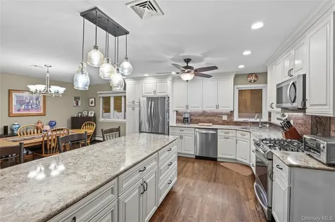 39 Pal Street Plainview NY 11803