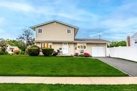 39 Pal Street Plainview NY 11803