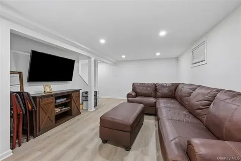 39 Pal Street Plainview NY 11803