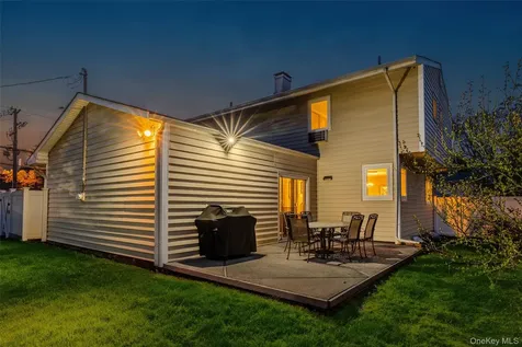 39 Pal Street Plainview NY 11803