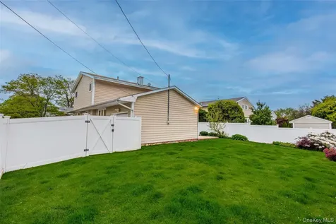 39 Pal Street Plainview NY 11803