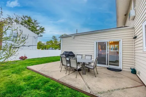 39 Pal Street Plainview NY 11803