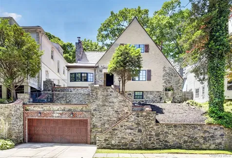 27 Desmond Avenue Bronxville NY 10708
