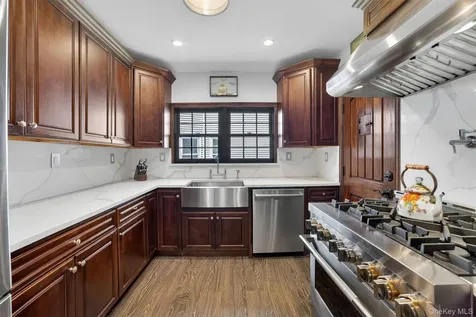 27 Desmond Avenue Bronxville NY 10708