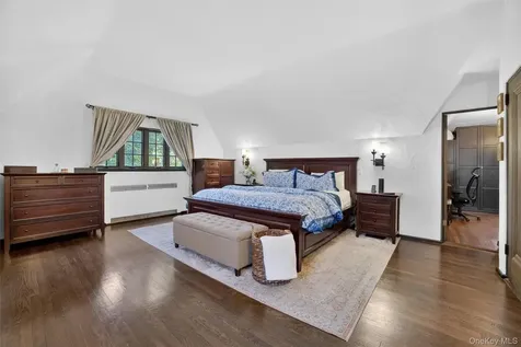 27 Desmond Avenue Bronxville NY 10708