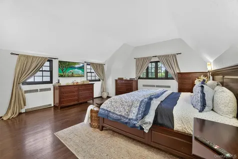 27 Desmond Avenue Bronxville NY 10708