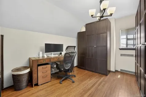 27 Desmond Avenue Bronxville NY 10708