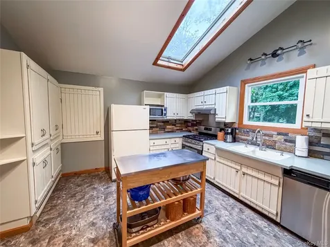 12 Chaucer Road Staatsburg NY 12580