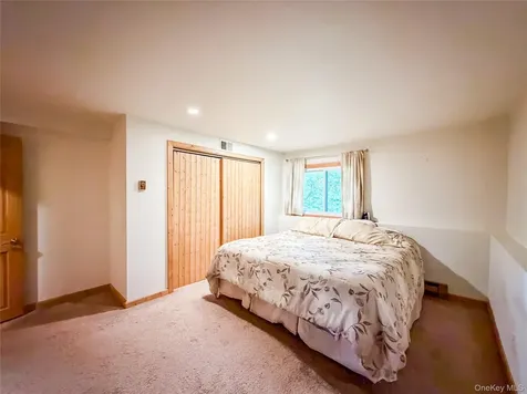 12 Chaucer Road Staatsburg NY 12580