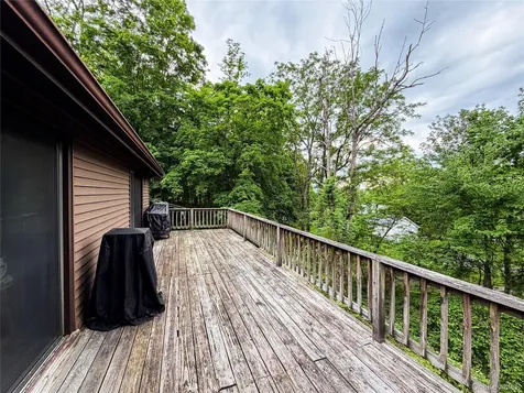 12 Chaucer Road Staatsburg NY 12580