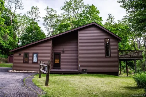 12 Chaucer Road Staatsburg NY 12580