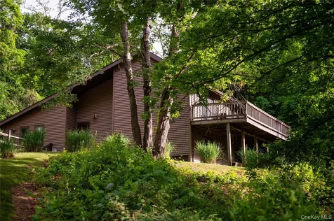 12 Chaucer Road Staatsburg NY 12580