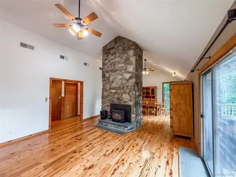 12 Chaucer Road Staatsburg NY 12580