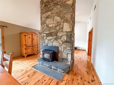 12 Chaucer Road Staatsburg NY 12580