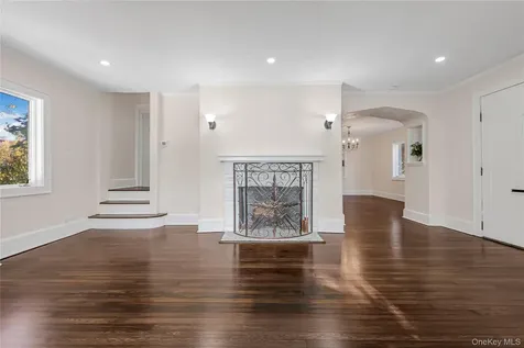 39 Hillcrest Hartsdale NY 10530