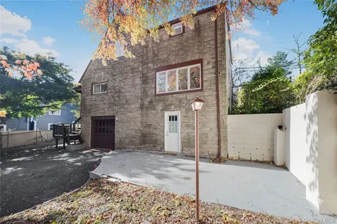 39 Hillcrest Hartsdale NY 10530