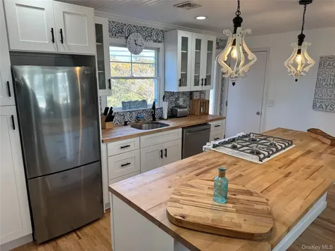 301 Lewis Walk Cherry Grove NY 11782
