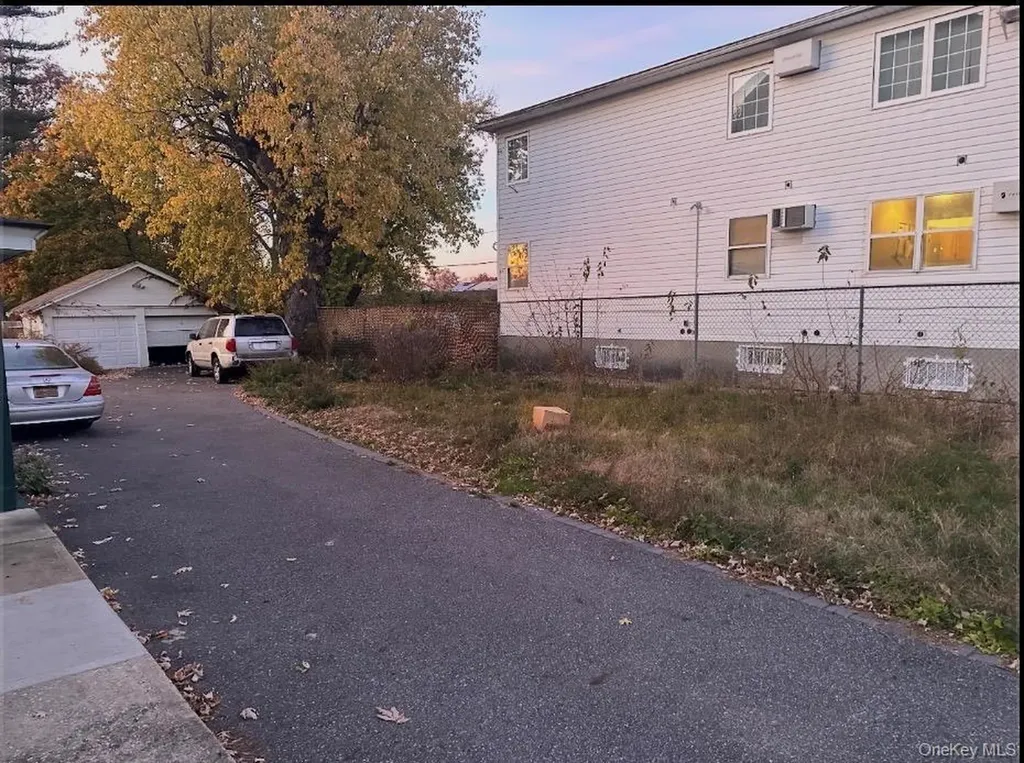 14212 222nd Street Laurelton NY 11413