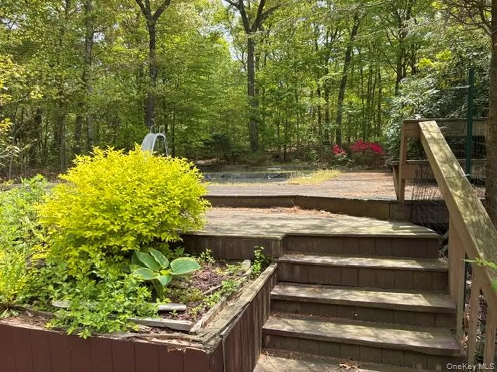 80 Alpine Way South Huntington NY 11746