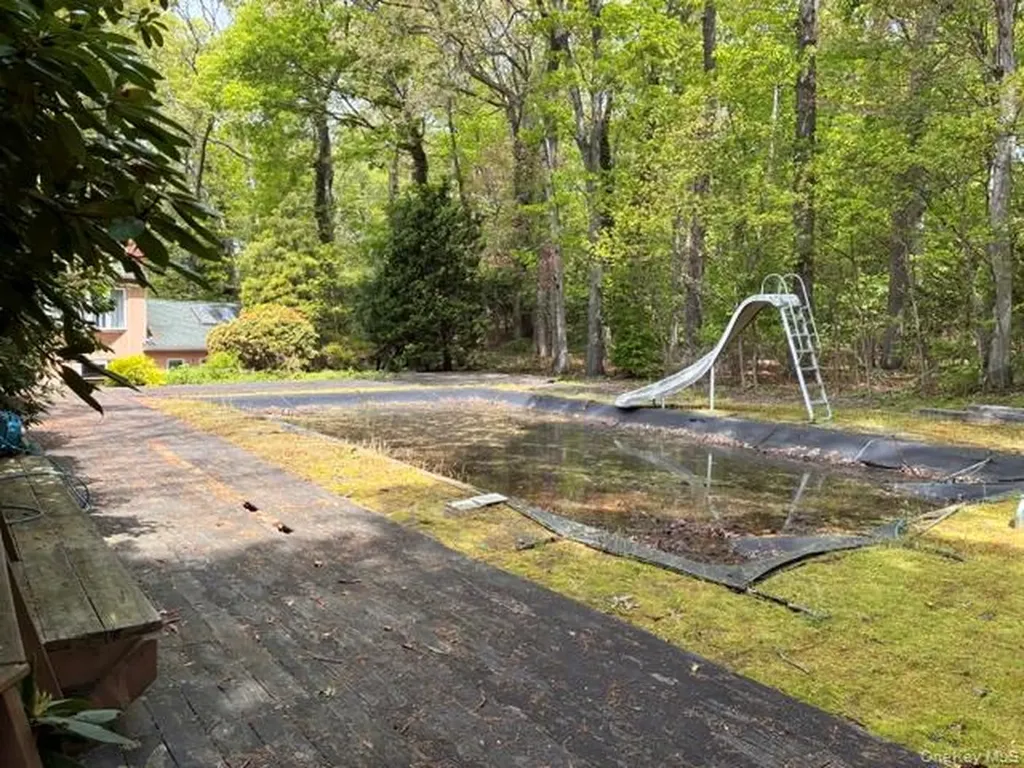80 Alpine Way South Huntington NY 11746