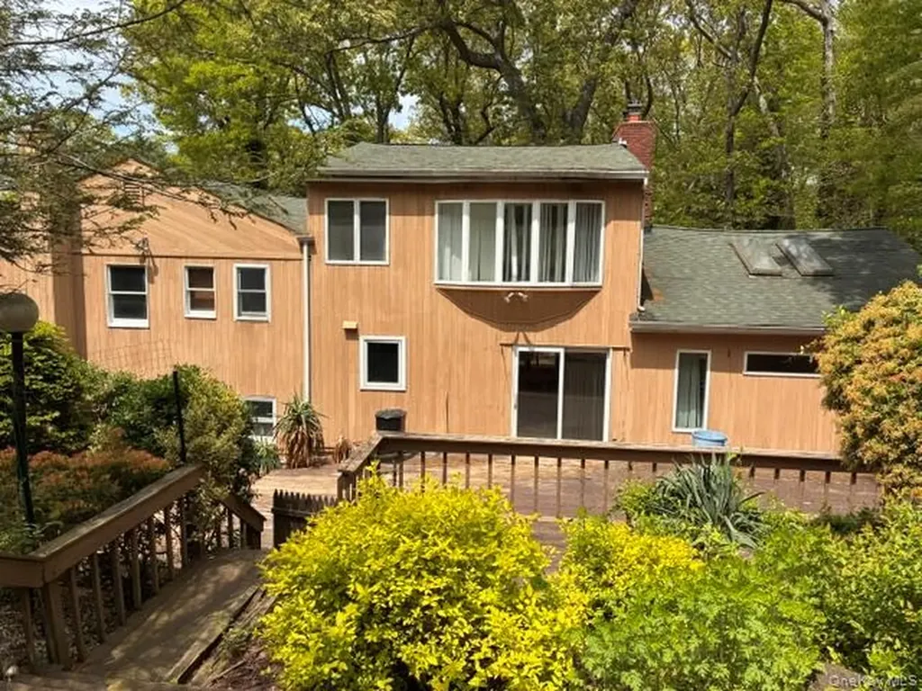 80 Alpine Way South Huntington NY 11746