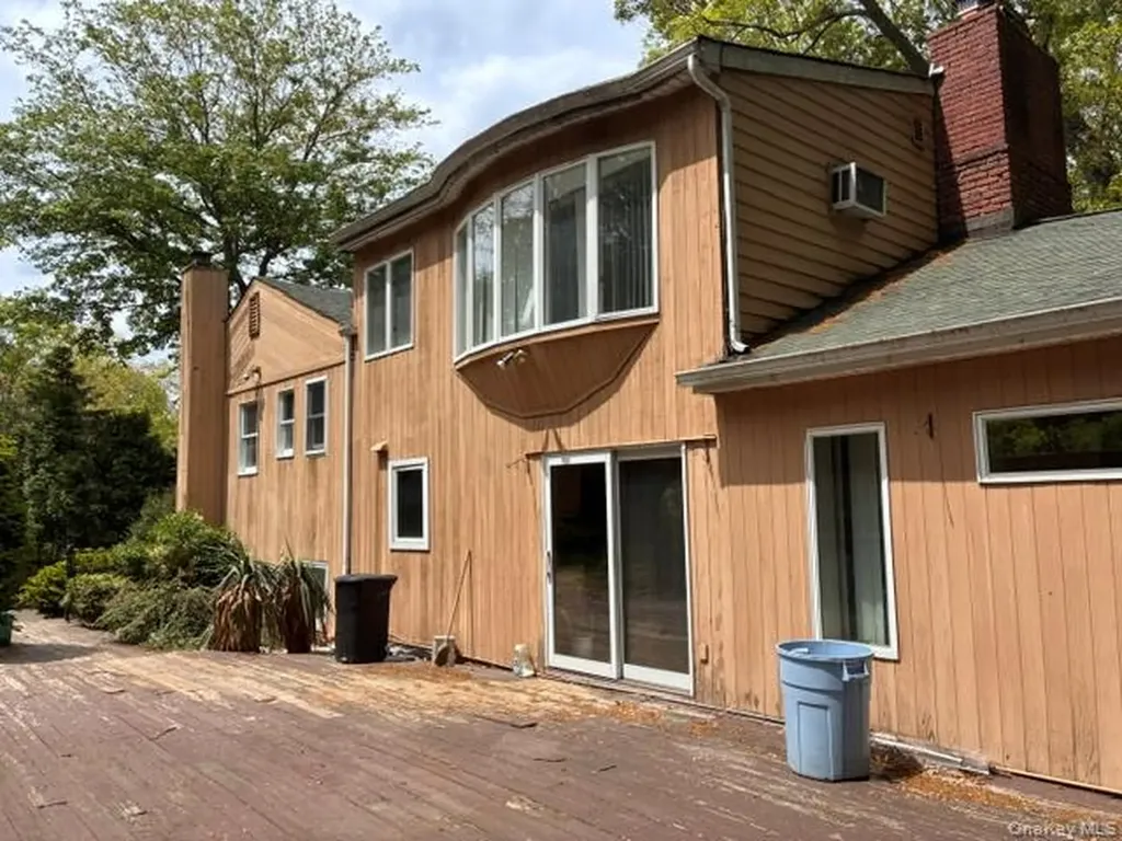 80 Alpine Way South Huntington NY 11746