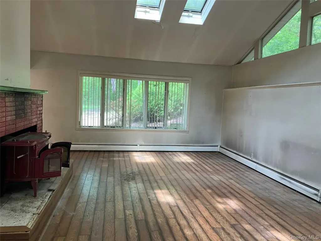 80 Alpine Way South Huntington NY 11746