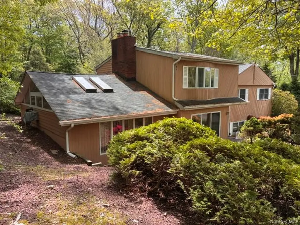 80 Alpine Way South Huntington NY 11746