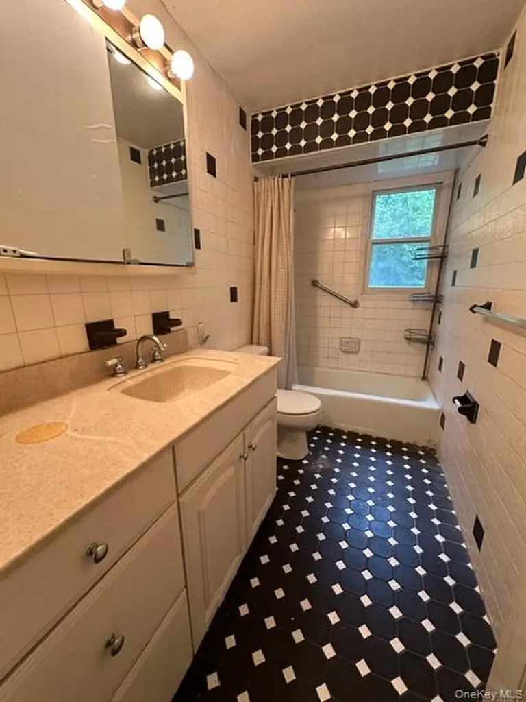 80 Alpine Way South Huntington NY 11746