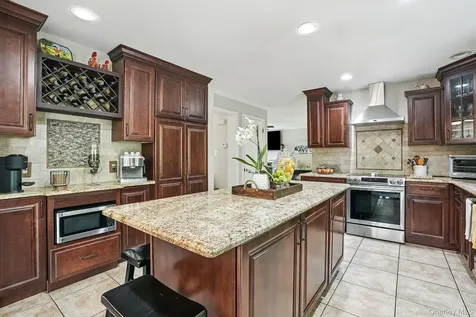 304 Church Road Putnam Valley NY 10579