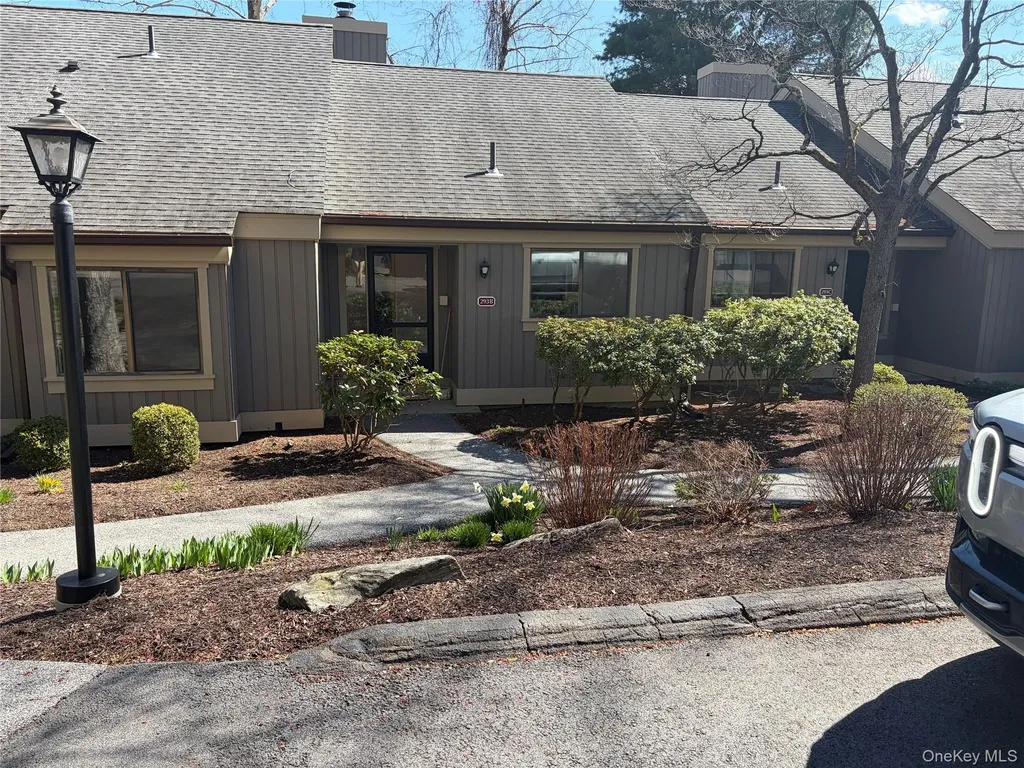 293 Heritage Hills Somers NY 10589